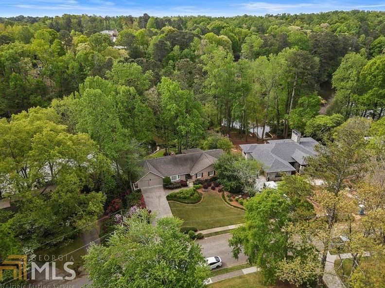 1401 Ragley Hall Rd, Atlanta GA  30319-2517 exterior
