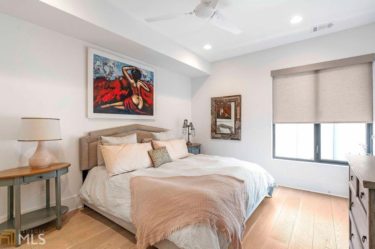 706 Oakview Rd, Decatur GA  30030-4329 exterior