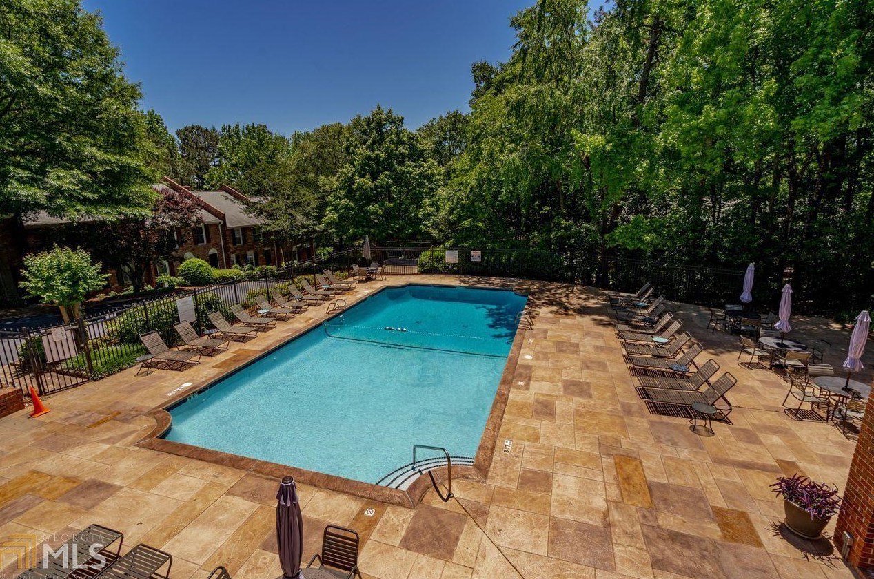 277 The South Chace, Atlanta GA  30328-4266 exterior