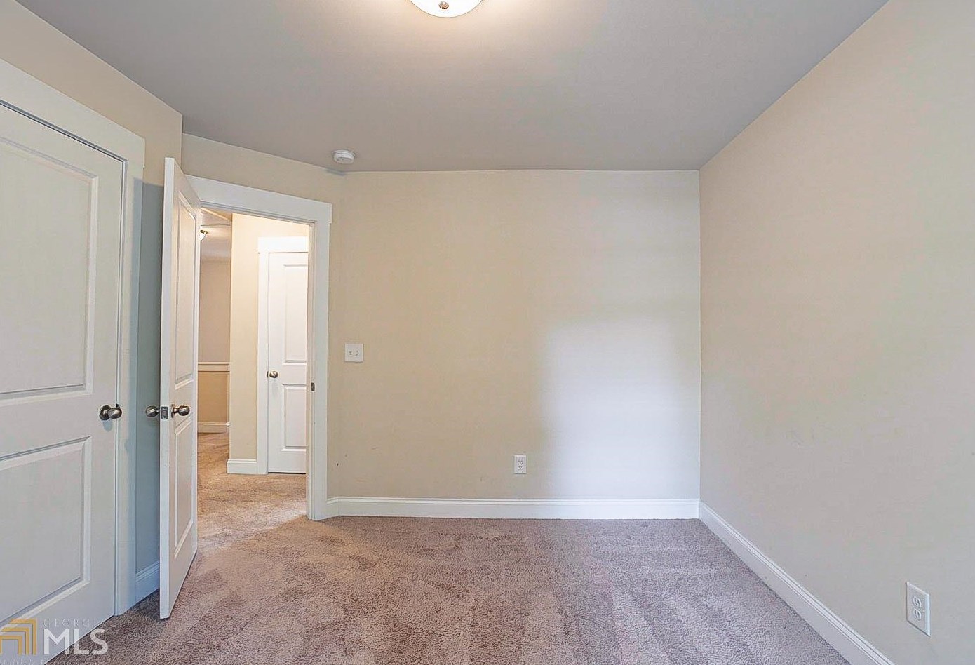 2819 White Oak Dr, Decatur GA  30032-4347 exterior