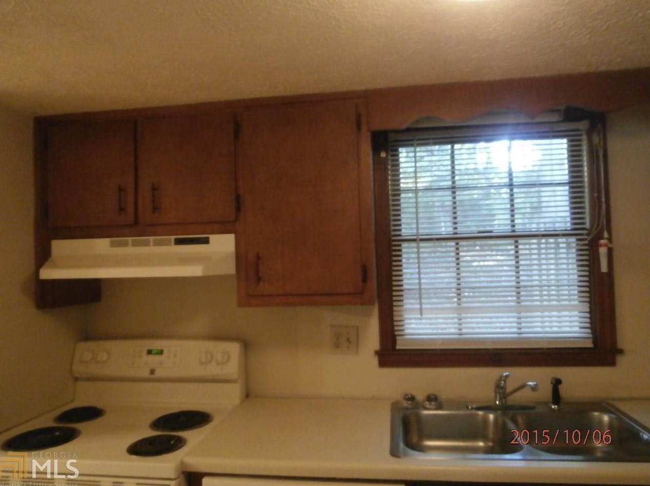 5556 Estates Ct, Norcross GA  30093-2226 exterior
