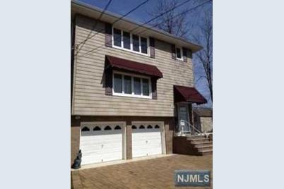 307 Miller Ave 2 Elmwood Park Nj 07407 Mls 20001213