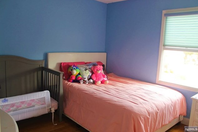 435 Hillside Ave, Saddle Brook NJ 07663-6137 exterior