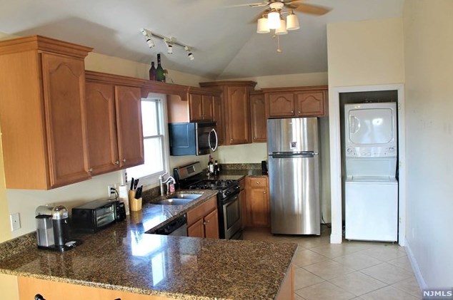 435 Hillside Ave, Saddle Brook NJ 07663-6137 exterior