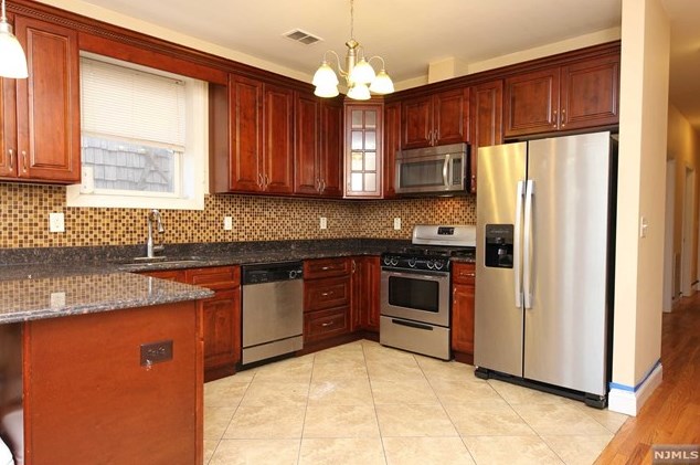 106 Western Ave, Jersey City NJ  07307-4313 exterior