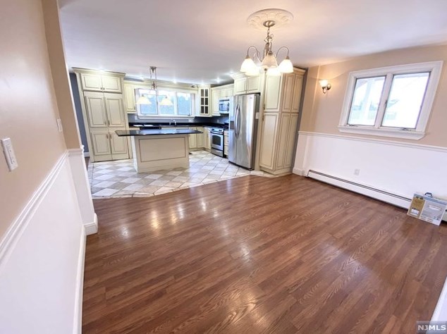 260 5th St, Saddle Brook NJ  07663-6212 exterior