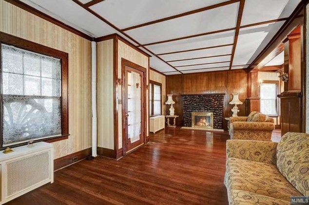 115 Passaic Ave, Rutherford NJ  07070-1919 exterior