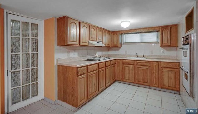 115 Passaic Ave, Rutherford NJ  07070-1919 exterior