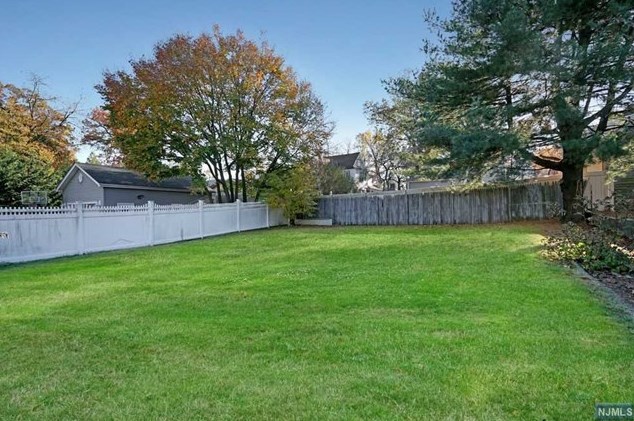 115 Passaic Ave, Rutherford NJ  07070-1919 exterior