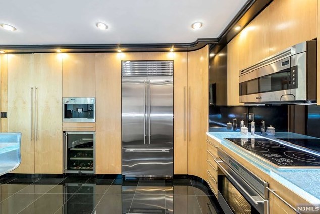 1512 Palisade Ave, West Fort Lee NJ 07024-5308 exterior