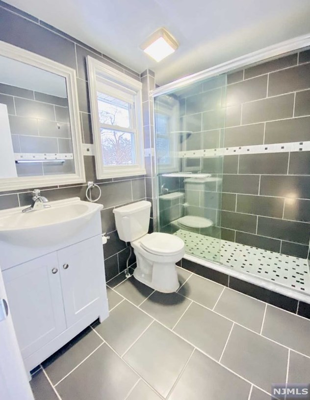 168 Main St, Bergenfield NJ  07621-2248 exterior