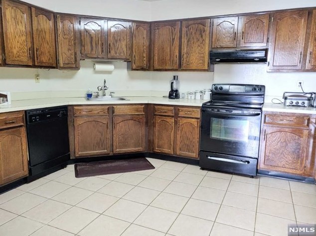 526 Harmon Cove Tower, Secaucus NJ  07094-1732 exterior