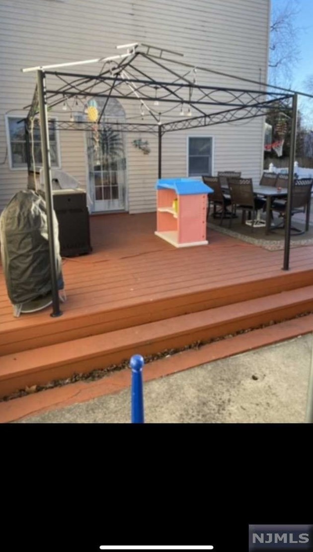 13 Mehrhof Rd, Little Ferry NJ  07643-2019 exterior