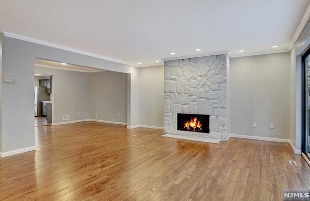 8 Holiday Ct, Westwood NJ 07675-5708 exterior