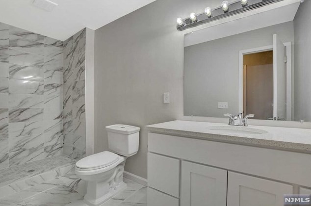 8 Holiday Ct, Westwood NJ 07675-5708 exterior