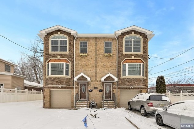 843 Roosevelt Ave, Secaucus NJ  07094-3522 exterior