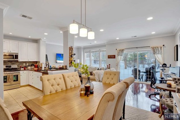 126 Riverwalk Way, Clifton NJ  07014-1728 exterior