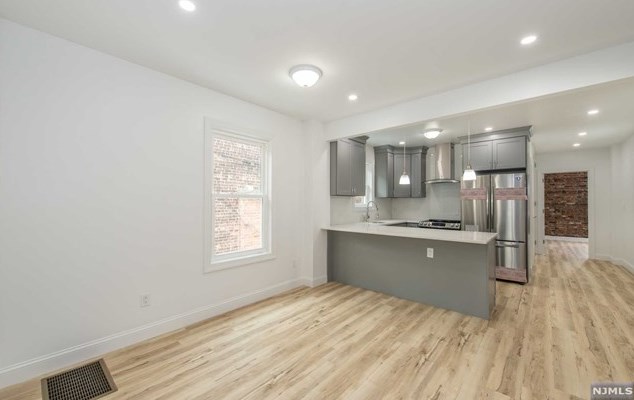 80 Belmont Ave, Jersey City NJ  07304-3012 exterior