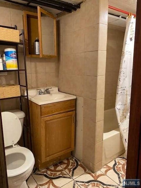 164 Clendenny Ave, Jersey City NJ 07304-1201 exterior