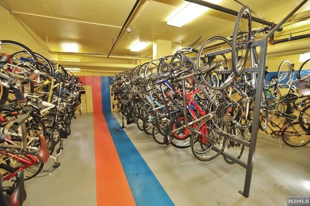 2200 Central Rd, West Fort Lee NJ  07024-7503 exterior