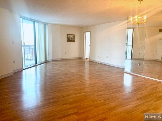 319 Harmon Cove Tower, Secaucus NJ  07094-1730 exterior