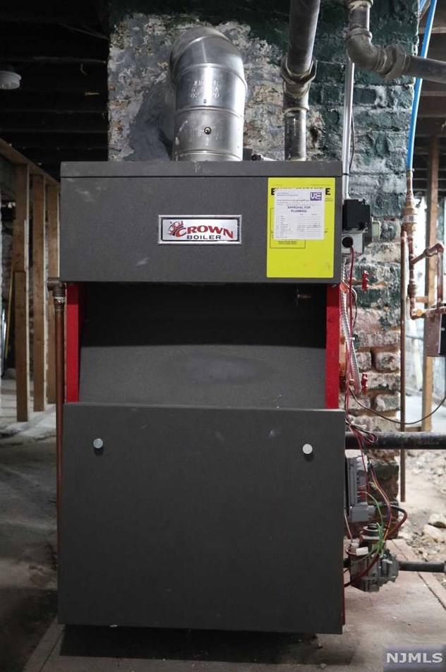 816 18 St, Newark NJ 07103-1128 exterior