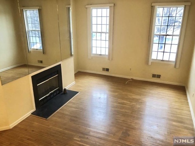 11 Tanager Ct, Wayne NJ 07470-8422 exterior