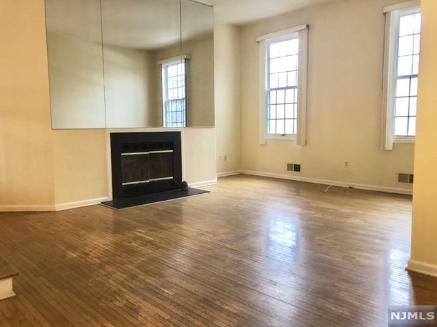 11 Tanager Ct, Wayne NJ 07470-8422 exterior