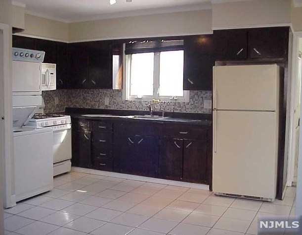 29 Vreeland Ave, Hackensack NJ  07601-6525 exterior