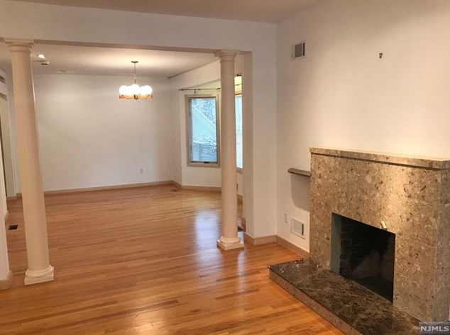 25 Bogert Pl, Westwood NJ  07675-1808 exterior
