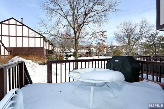 23 Holiday Ct, Westwood NJ  07675-5725 exterior