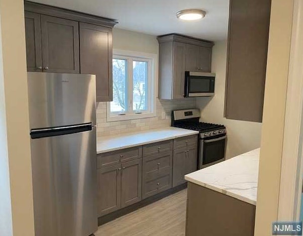 8 Newell Ave, Rutherford NJ  07070-2306 exterior
