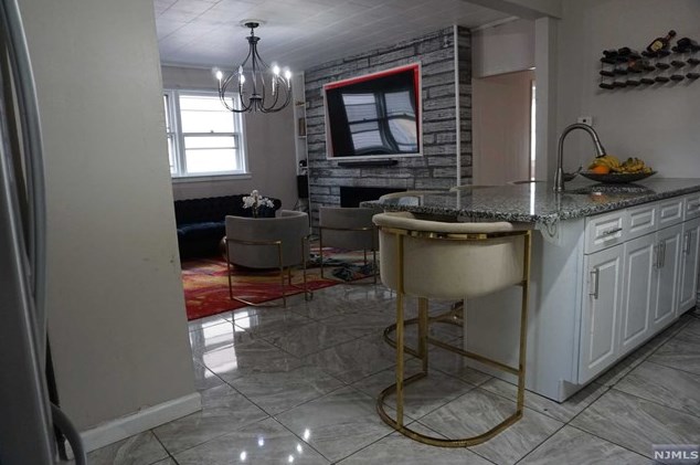 12 Garfield Pl, South Hackensack NJ 07606-1957 exterior