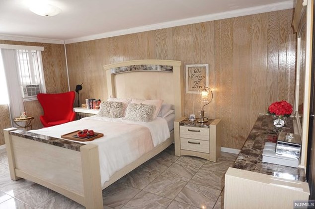 12 Garfield Pl, South Hackensack NJ 07606-1957 exterior