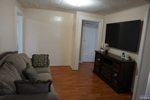 12 Garfield Pl, South Hackensack NJ 07606-1957 exterior