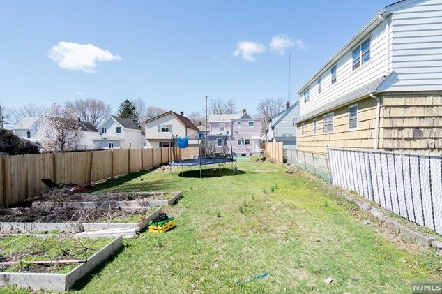 12 Garfield Pl, South Hackensack NJ 07606-1957 exterior