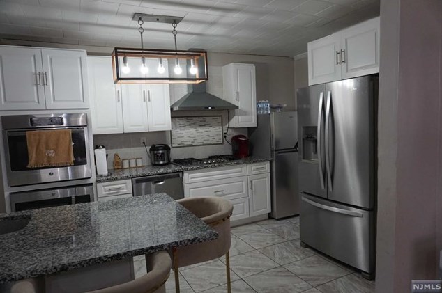 12 Garfield Pl, South Hackensack NJ 07606-1957 exterior