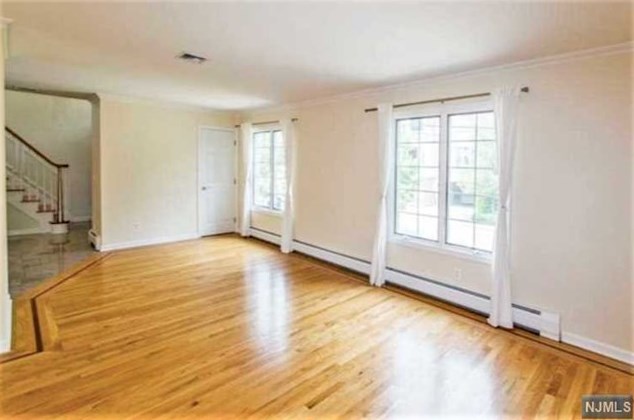 246 Mccloud Dr, West Fort Lee NJ  07024-5304 exterior