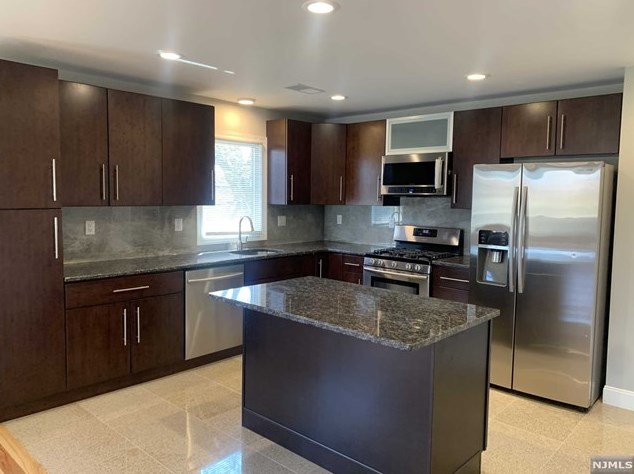 104 Miller St, Wallington NJ  07057-2210 exterior