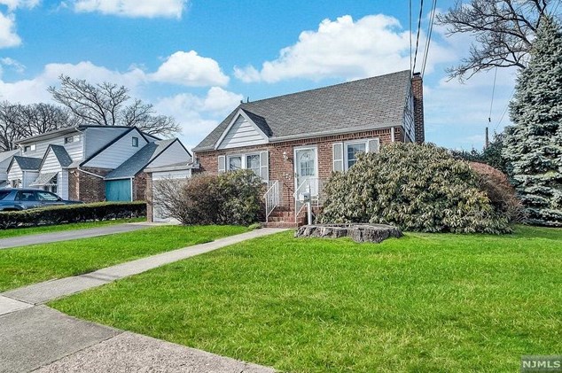 177 Wilson St, Saddle Brook NJ  07663-4949 exterior