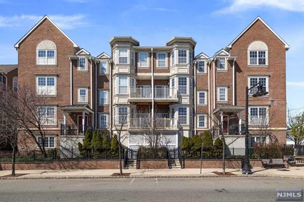 Harrison, NJ Condos & Townhomes For Sale