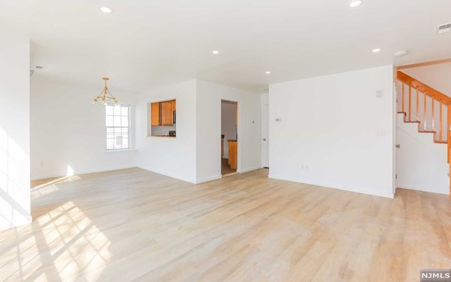 1430 Westgate Dr, West Fort Lee NJ  07024-2170 exterior