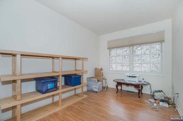 26 Beacon Hl, Pompton Falls NJ  07442-1350 exterior