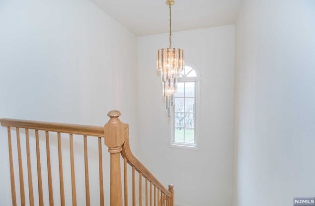 26 Beacon Hl, Pompton Falls NJ  07442-1350 exterior