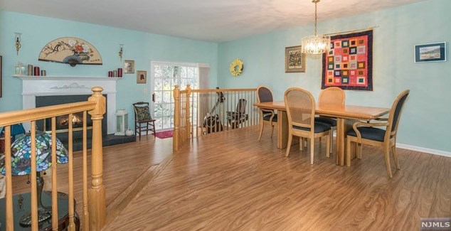 26 Beacon Hl, Pompton Falls NJ  07442-1350 exterior