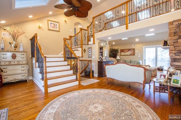 108 Whitney Ave, Pompton Lakes NJ  07442-1920 exterior