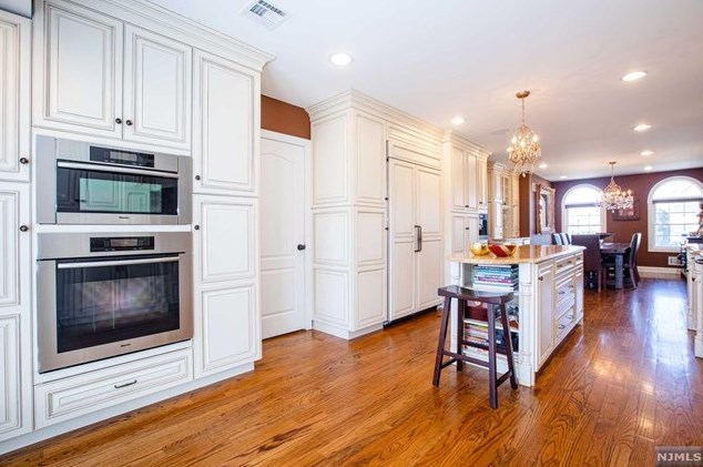 108 Whitney Ave, Pompton Lakes NJ  07442-1920 exterior