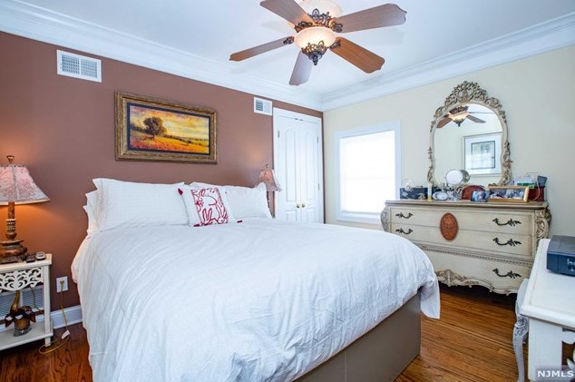 108 Whitney Ave, Pompton Lakes NJ  07442-1920 exterior