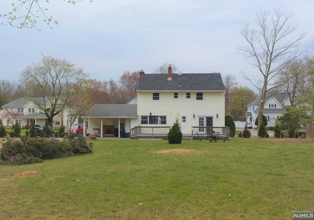220 Birchwood Rd, Westwood NJ  07675-6829 exterior
