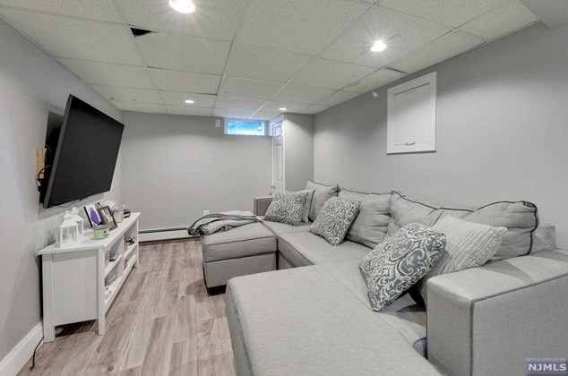 19 Myrtle St, Rutherford NJ  07070-1129 exterior